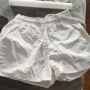 ALO Yoga Light Gray Women's Athletic Shorts